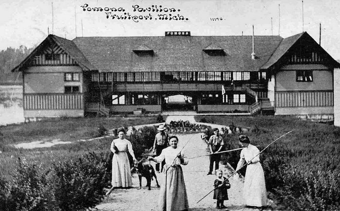 Fruitport Pavilion (Pamona Pavlion) - Old Postcard (newer photo)